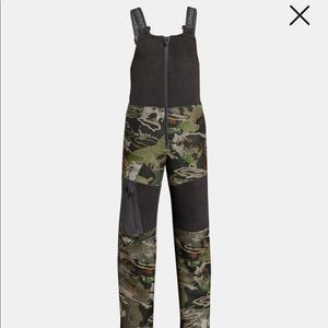 Under Armour  Sweatpants
Boys' Stealth Bib Sz YMD